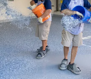 epoxy-flooring-throwing-flakes